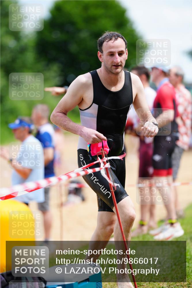 21.06.2026 - 29. Vierlanden-Triathlon LAZAROV Photography http://msf.ph/oto/9866017 21.06.2026 13:24:12 Schwimmen 1187, 1195 meine-sportfotos.de