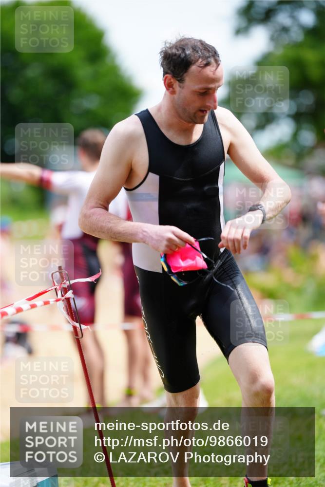 21.06.2026 - 29. Vierlanden-Triathlon LAZAROV Photography http://msf.ph/oto/9866019 21.06.2026 13:24:12 Schwimmen 1187, 1195 meine-sportfotos.de