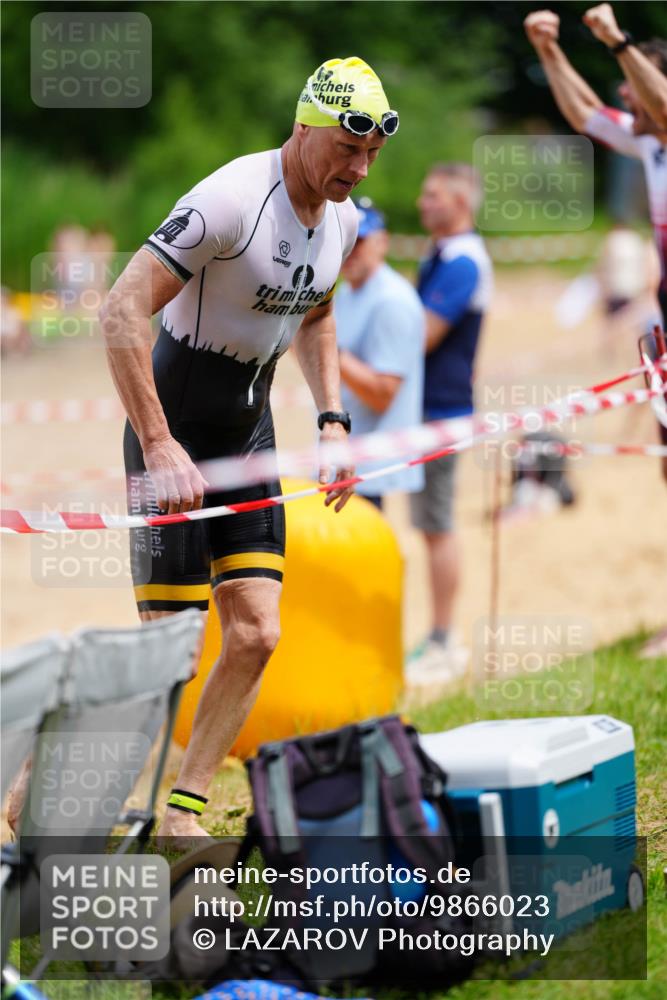 21.06.2026 - 29. Vierlanden-Triathlon LAZAROV Photography http://msf.ph/oto/9866023 21.06.2026 13:24:17 Schwimmen 1094, 1187, 1195, 1221 meine-sportfotos.de
