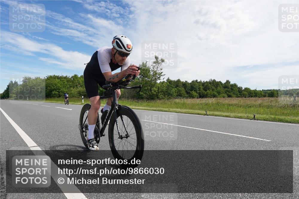 21.06.2026 - Viking Triathlon Michael Burmester http://msf.ph/oto/9866030 21.06.2026 11:22:06 Radfahren 92, 178, 194, 205, 603, 652 meine-sportfotos.de