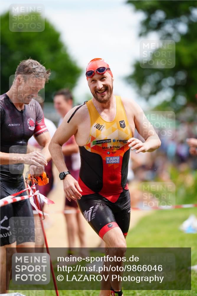 21.06.2026 - 29. Vierlanden-Triathlon LAZAROV Photography http://msf.ph/oto/9866046 21.06.2026 13:24:28 Schwimmen 1094, 1221 meine-sportfotos.de