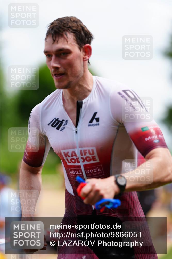 21.06.2026 - 29. Vierlanden-Triathlon LAZAROV Photography http://msf.ph/oto/9866051 21.06.2026 13:24:42 Schwimmen 1222 meine-sportfotos.de