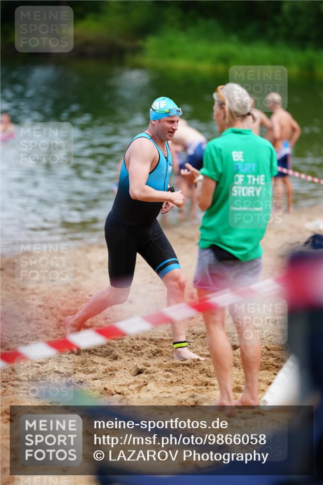 21.06.2026 - 29. Vierlanden-Triathlon LAZAROV Photography http://msf.ph/oto/9866058 21.06.2026 13:24:58 Schwimmen 1180, 1216 meine-sportfotos.de