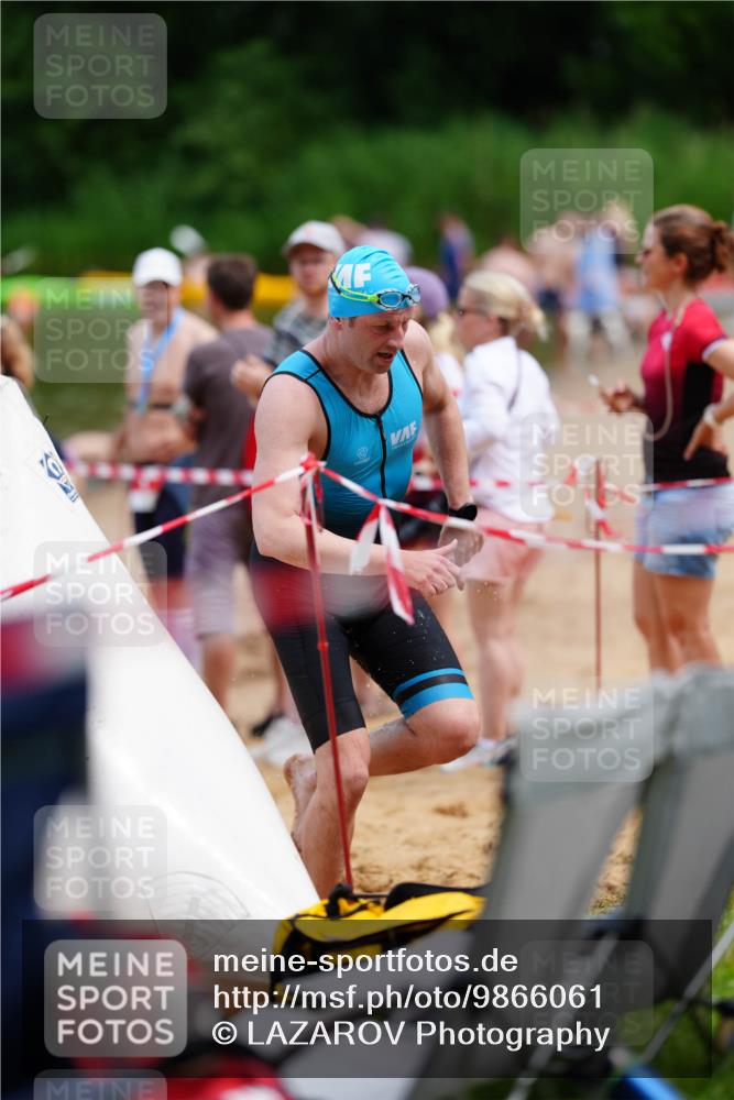21.06.2026 - 29. Vierlanden-Triathlon LAZAROV Photography http://msf.ph/oto/9866061 21.06.2026 13:24:59 Schwimmen 1180, 1216 meine-sportfotos.de