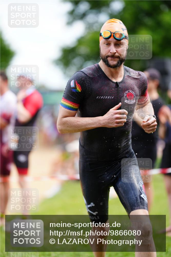 21.06.2026 - 29. Vierlanden-Triathlon LAZAROV Photography http://msf.ph/oto/9866080 21.06.2026 13:25:08 Schwimmen 1180, 1216 meine-sportfotos.de