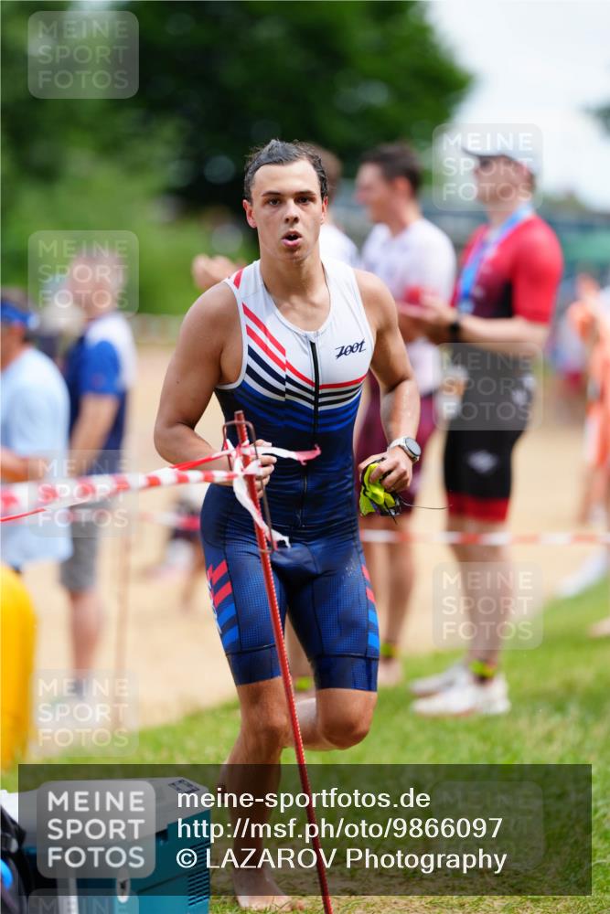 21.06.2026 - 29. Vierlanden-Triathlon LAZAROV Photography http://msf.ph/oto/9866097 21.06.2026 13:25:27 Schwimmen 1099, 1198, 1200, 1217 meine-sportfotos.de