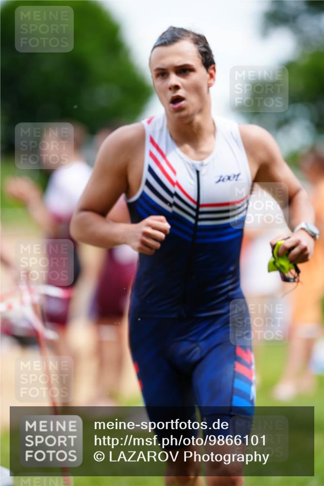 21.06.2026 - 29. Vierlanden-Triathlon LAZAROV Photography http://msf.ph/oto/9866101 21.06.2026 13:25:28 Schwimmen 1097, 1099, 1198, 1200, 1217 meine-sportfotos.de