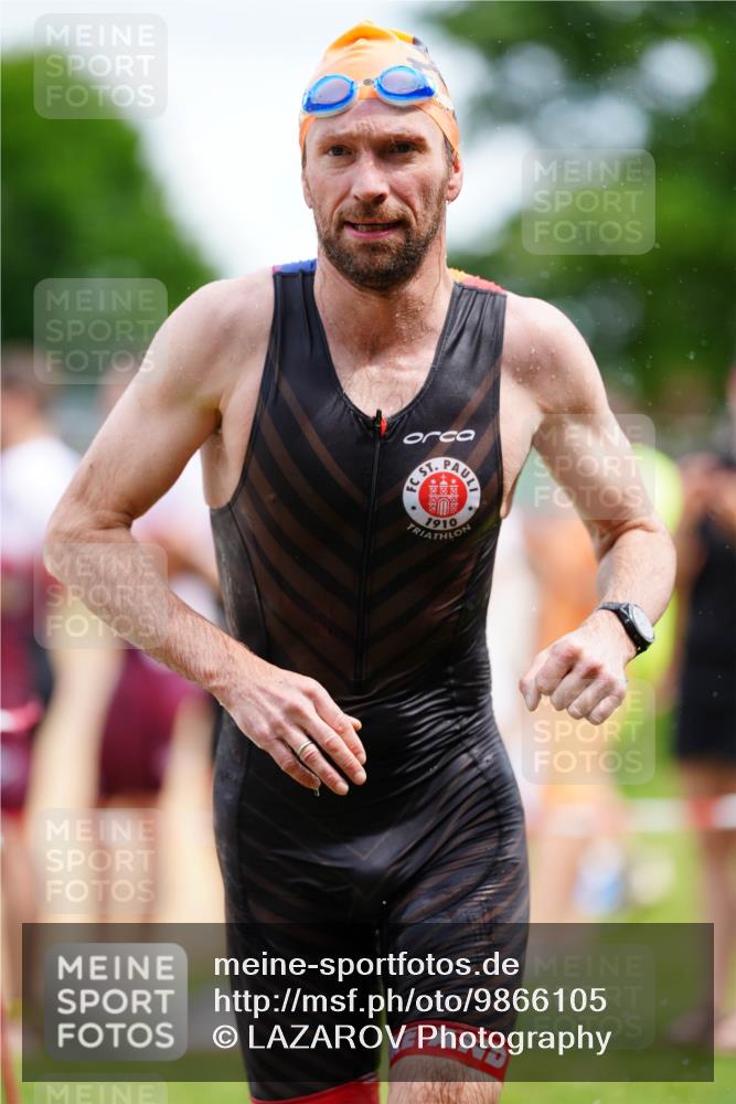 21.06.2026 - 29. Vierlanden-Triathlon LAZAROV Photography http://msf.ph/oto/9866105 21.06.2026 13:25:29 Schwimmen 1097, 1099, 1198, 1200, 1217 meine-sportfotos.de