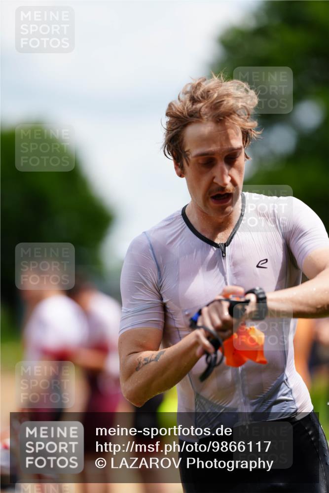 21.06.2026 - 29. Vierlanden-Triathlon LAZAROV Photography http://msf.ph/oto/9866117 21.06.2026 13:25:40 Schwimmen 1097, 1099, 1192, 1198 meine-sportfotos.de