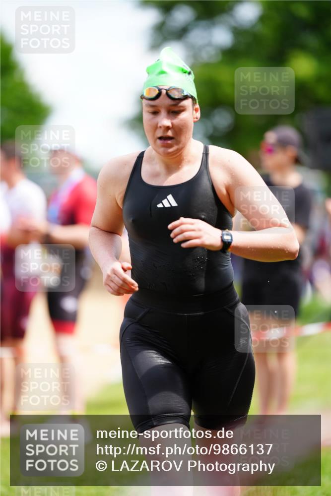 21.06.2026 - 29. Vierlanden-Triathlon LAZAROV Photography http://msf.ph/oto/9866137 21.06.2026 13:26:02 Schwimmen 1177, 1194, 1213, 1225 meine-sportfotos.de