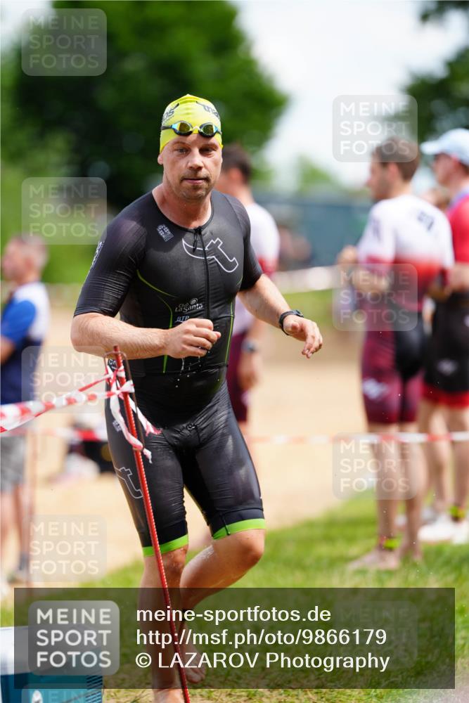 21.06.2026 - 29. Vierlanden-Triathlon LAZAROV Photography http://msf.ph/oto/9866179 21.06.2026 13:26:27 Schwimmen 1201, 1209 meine-sportfotos.de
