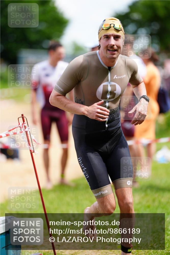 21.06.2026 - 29. Vierlanden-Triathlon LAZAROV Photography http://msf.ph/oto/9866189 21.06.2026 13:26:41 Schwimmen 1167, 1184, 1185 meine-sportfotos.de