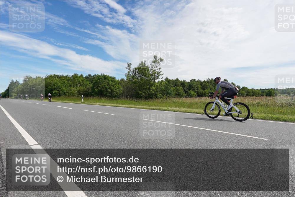 21.06.2026 - Viking Triathlon Michael Burmester http://msf.ph/oto/9866190 21.06.2026 11:24:29 Radfahren 16, 89, 117, 142, 182, 226, 267, 362, 397, 424, 490, 612, 634 meine-sportfotos.de