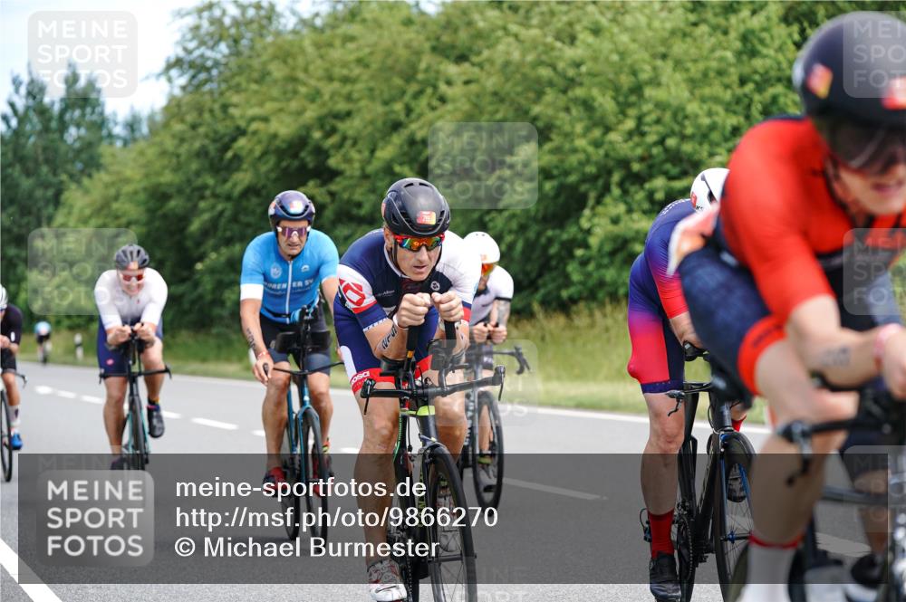 21.06.2026 - Viking Triathlon Michael Burmester http://msf.ph/oto/9866270 21.06.2026 12:05:32 Radfahren 16, 41, 53, 56, 86, 94, 132, 136, 165, 189, 198, 219, 239, 256, 289, 304, 364, 382, 407, 429, 442, 456, 474, 546, 571, 634, 668 meine-sportfotos.de