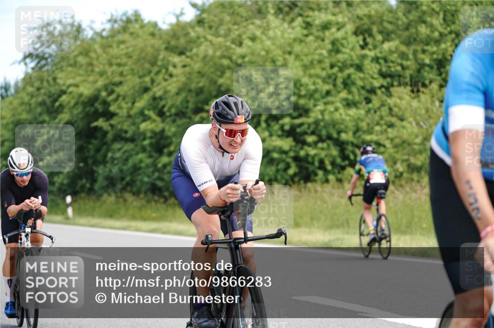 21.06.2026 - Viking Triathlon Michael Burmester http://msf.ph/oto/9866283 21.06.2026 12:05:33 Radfahren 16, 41, 53, 56, 86, 94, 132, 136, 165, 189, 198, 219, 239, 256, 289, 304, 364, 382, 407, 429, 442, 456, 546, 571, 634, 668, 670 meine-sportfotos.de
