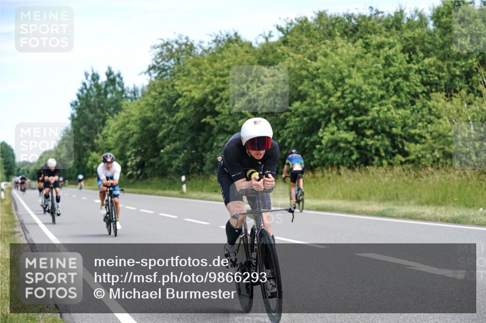 21.06.2026 - Viking Triathlon Michael Burmester http://msf.ph/oto/9866293 21.06.2026 12:05:34 Radfahren 16, 41, 53, 56, 86, 94, 132, 136, 165, 189, 198, 219, 239, 256, 282, 289, 304, 364, 382, 407, 429, 442, 456, 546, 571, 634, 668, 670 meine-sportfotos.de