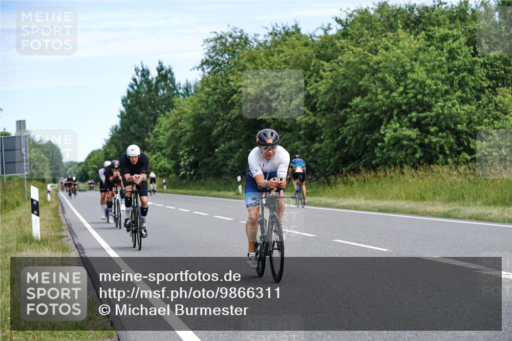 21.06.2026 - Viking Triathlon Michael Burmester http://msf.ph/oto/9866311 21.06.2026 12:05:35 Radfahren 16, 41, 53, 56, 86, 94, 132, 136, 165, 189, 198, 219, 239, 256, 282, 289, 304, 364, 382, 407, 429, 442, 456, 546, 634, 668, 670 meine-sportfotos.de
