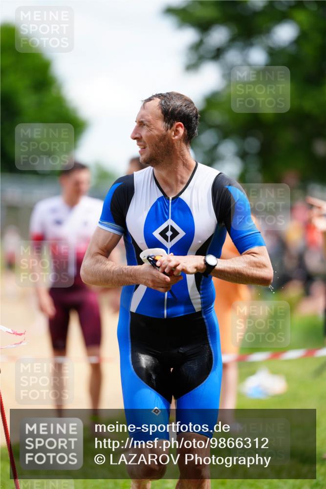 21.06.2026 - 29. Vierlanden-Triathlon LAZAROV Photography http://msf.ph/oto/9866312 21.06.2026 13:28:08 Schwimmen 1170, 1204 meine-sportfotos.de