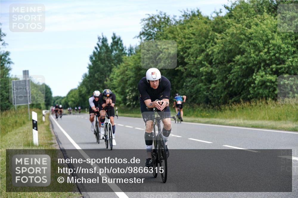 21.06.2026 - Viking Triathlon Michael Burmester http://msf.ph/oto/9866315 21.06.2026 12:05:36 Radfahren 16, 41, 53, 56, 86, 94, 132, 136, 165, 189, 198, 219, 239, 256, 282, 289, 304, 364, 382, 407, 429, 442, 456, 546, 634, 668, 670 meine-sportfotos.de