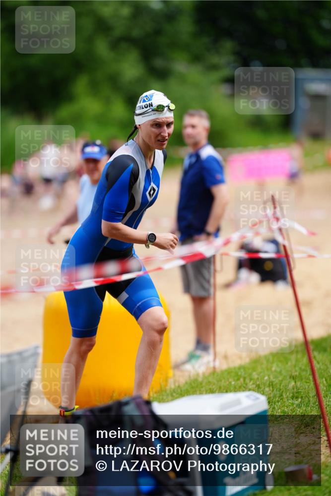 21.06.2026 - 29. Vierlanden-Triathlon LAZAROV Photography http://msf.ph/oto/9866317 21.06.2026 13:29:02 Schwimmen 1208 meine-sportfotos.de