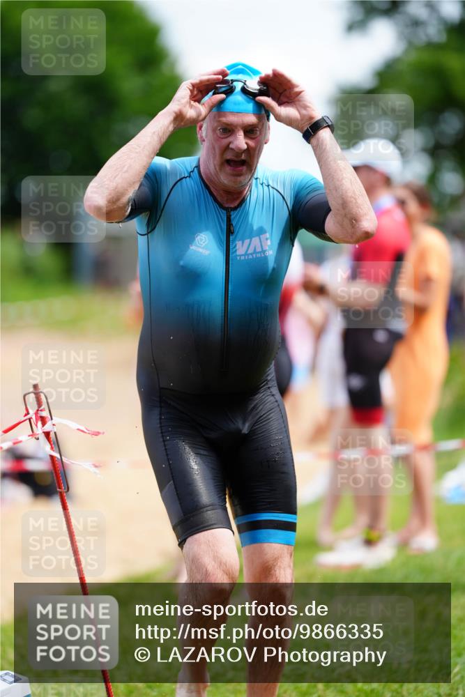 21.06.2026 - 29. Vierlanden-Triathlon LAZAROV Photography http://msf.ph/oto/9866335 21.06.2026 13:29:22 Schwimmen 1181 meine-sportfotos.de