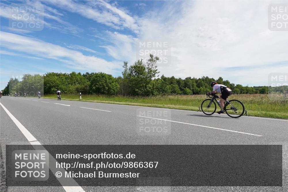 21.06.2026 - Viking Triathlon Michael Burmester http://msf.ph/oto/9866367 21.06.2026 11:26:22 Radfahren 52, 58, 77, 99, 133, 141, 190, 429, 442, 546, 560 meine-sportfotos.de