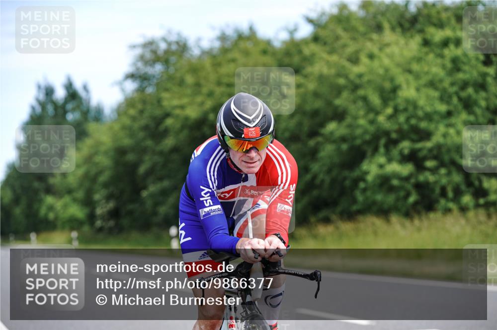 21.06.2026 - Viking Triathlon Michael Burmester http://msf.ph/oto/9866377 21.06.2026 12:06:00 Radfahren 26, 38, 58, 282, 532, 625, 670 meine-sportfotos.de