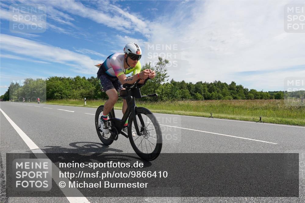 21.06.2026 - Viking Triathlon Michael Burmester http://msf.ph/oto/9866410 21.06.2026 11:27:03 Radfahren 41, 44, 63, 65, 74, 74, 94, 103, 111, 162, 163, 211, 266, 270, 275, 344, 348, 411, 460, 484, 522, 569, 608, 651, 668 meine-sportfotos.de