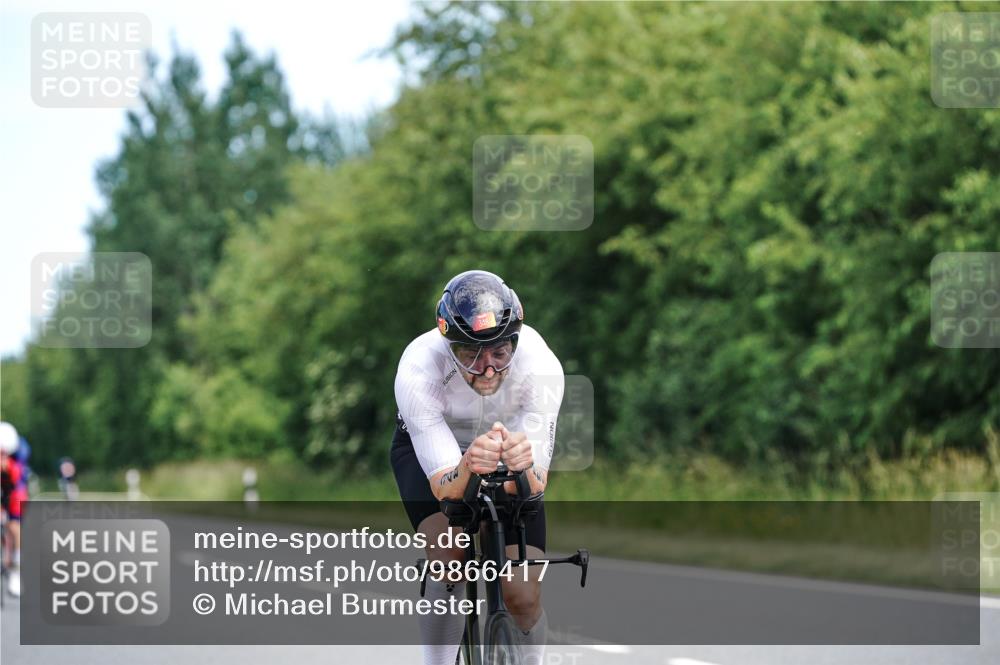 21.06.2026 - Viking Triathlon Michael Burmester http://msf.ph/oto/9866417 21.06.2026 12:07:12 Radfahren 44, 60, 166, 212, 245, 267, 316, 348, 387, 419, 562, 608, 615 meine-sportfotos.de