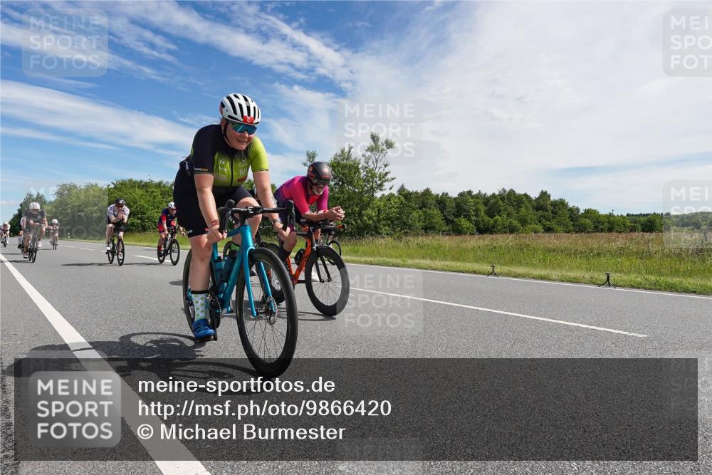 21.06.2026 - Viking Triathlon Michael Burmester http://msf.ph/oto/9866420 21.06.2026 11:27:13 Radfahren 41, 44, 63, 65, 74, 87, 94, 111, 154, 162, 163, 166, 227, 266, 275, 344, 411, 460, 484, 522, 569, 651, 665, 668 meine-sportfotos.de
