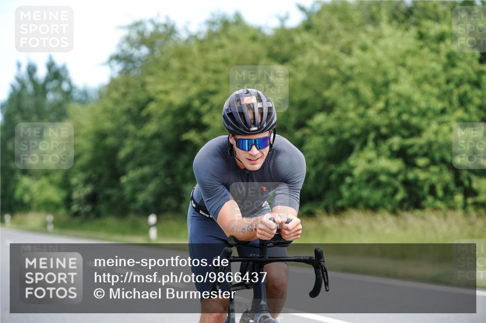 21.06.2026 - Viking Triathlon Michael Burmester http://msf.ph/oto/9866437 21.06.2026 12:07:19 Radfahren 44, 60, 97, 118, 163, 166, 212, 226, 245, 267, 316, 348, 387, 419, 562, 608, 615 meine-sportfotos.de