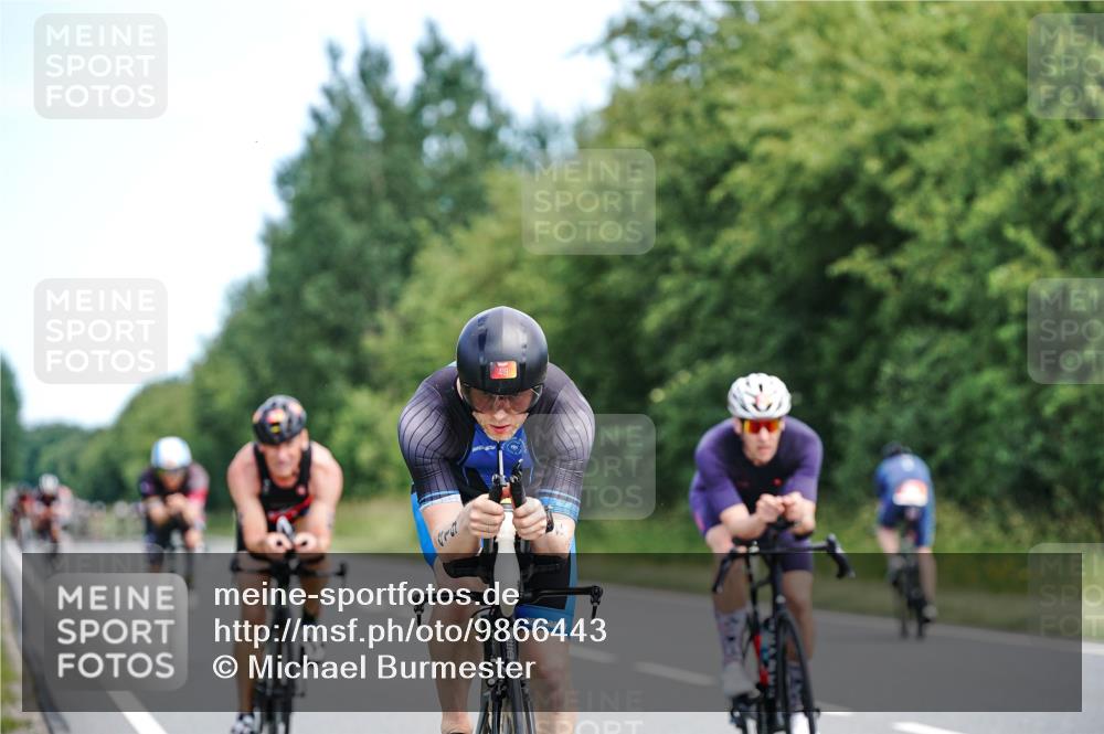 21.06.2026 - Viking Triathlon Michael Burmester http://msf.ph/oto/9866443 21.06.2026 12:07:23 Radfahren 44, 97, 118, 163, 166, 226, 245, 267, 316, 387, 419, 562, 562, 608 meine-sportfotos.de