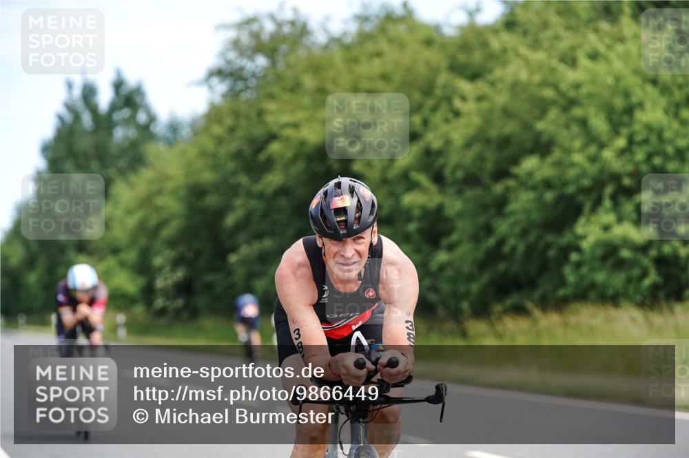 21.06.2026 - Viking Triathlon Michael Burmester http://msf.ph/oto/9866449 21.06.2026 12:07:24 Radfahren 44, 97, 118, 163, 166, 226, 245, 267, 316, 387, 419, 562, 562, 608 meine-sportfotos.de