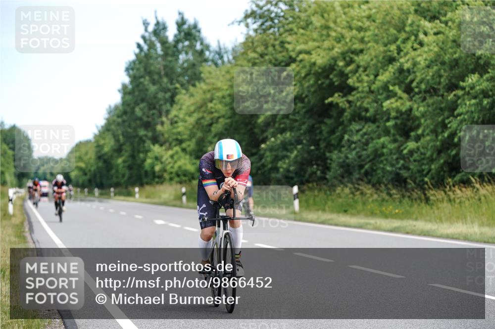 21.06.2026 - Viking Triathlon Michael Burmester http://msf.ph/oto/9866452 21.06.2026 12:07:25 Radfahren 44, 97, 118, 163, 166, 226, 245, 267, 316, 387, 419, 562, 562 meine-sportfotos.de