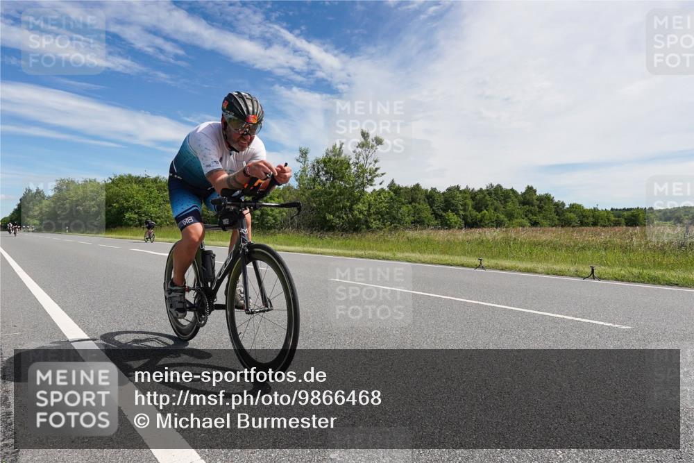 21.06.2026 - Viking Triathlon Michael Burmester http://msf.ph/oto/9866468 21.06.2026 11:27:48 Radfahren 122, 186, 301, 315, 357, 357, 417, 438, 450, 513, 670 meine-sportfotos.de