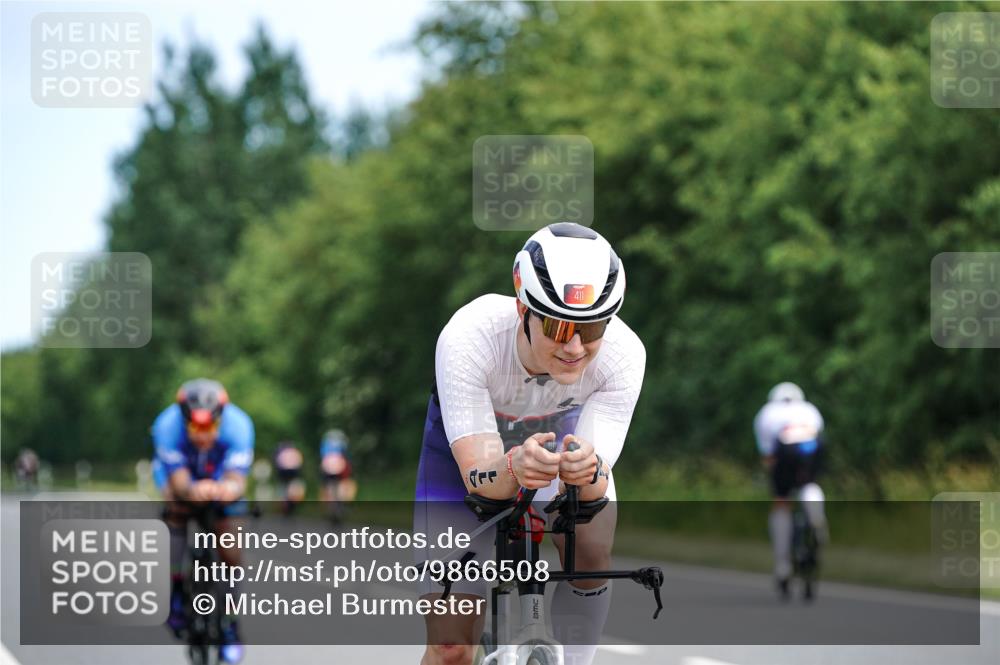 21.06.2026 - Viking Triathlon Michael Burmester http://msf.ph/oto/9866508 21.06.2026 12:08:20 Radfahren 37, 138, 295, 305, 410, 411, 490, 622, 652 meine-sportfotos.de
