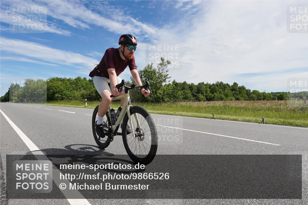 21.06.2026 - Viking Triathlon Michael Burmester http://msf.ph/oto/9866526 21.06.2026 11:28:40 Radfahren 197, 218, 303, 578, 626, 633 meine-sportfotos.de