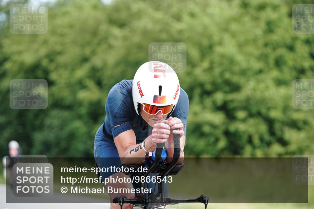 21.06.2026 - Viking Triathlon Michael Burmester http://msf.ph/oto/9866543 21.06.2026 12:09:00 Radfahren 9, 63, 72, 84, 104, 109, 115, 123, 145, 162, 180, 181, 181, 224, 359, 370, 409, 427, 446, 500, 612, 626 meine-sportfotos.de