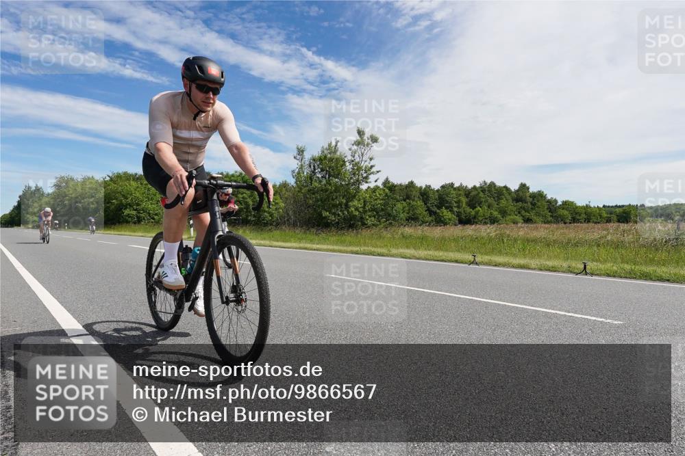 21.06.2026 - Viking Triathlon Michael Burmester http://msf.ph/oto/9866567 21.06.2026 11:29:20 Radfahren 253, 286, 359, 375, 459, 552, 616, 619, 631, 631, 660 meine-sportfotos.de