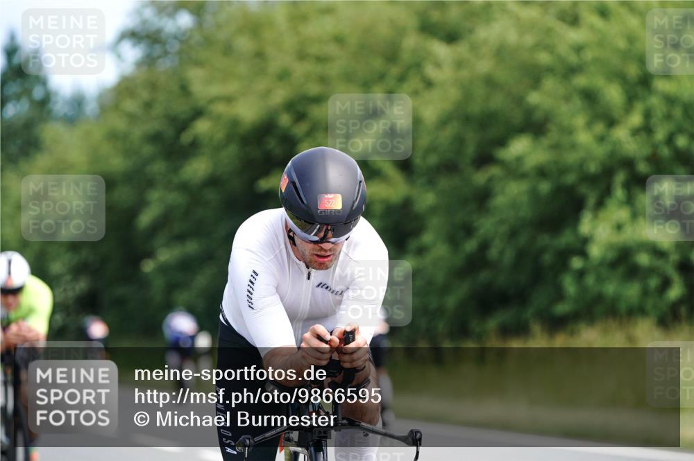21.06.2026 - Viking Triathlon Michael Burmester http://msf.ph/oto/9866595 21.06.2026 12:09:54 Radfahren 64, 185, 185, 298, 378, 438, 460, 484, 522 meine-sportfotos.de