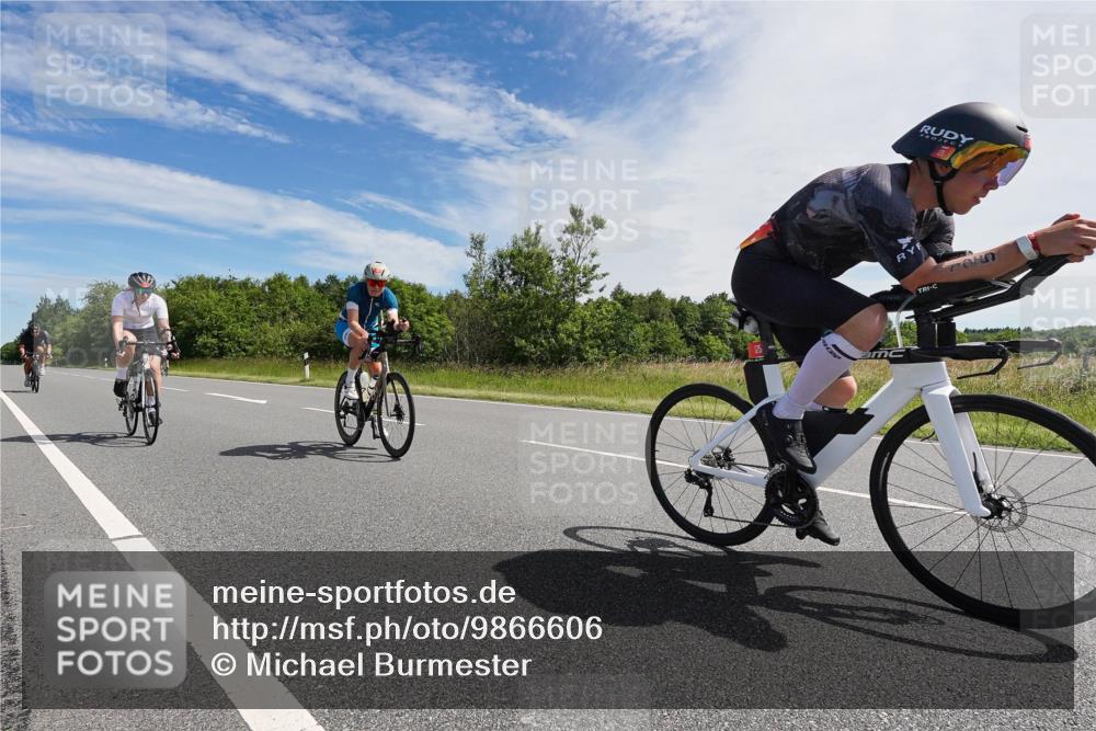 21.06.2026 - Viking Triathlon Michael Burmester http://msf.ph/oto/9866606 21.06.2026 11:30:07 Radfahren 27, 34, 45, 125, 127, 167, 188, 300, 327, 333, 340, 601, 610, 615, 646, 647, 656, 663 meine-sportfotos.de