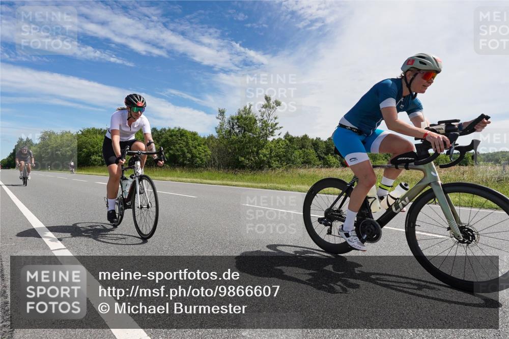 21.06.2026 - Viking Triathlon Michael Burmester http://msf.ph/oto/9866607 21.06.2026 11:30:07 Radfahren 27, 34, 45, 125, 127, 167, 188, 300, 327, 333, 340, 601, 610, 615, 646, 647, 656, 663 meine-sportfotos.de