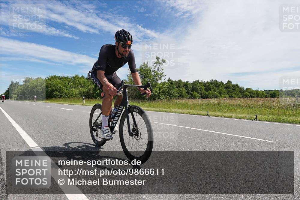 21.06.2026 - Viking Triathlon Michael Burmester http://msf.ph/oto/9866611 21.06.2026 11:30:08 Radfahren 27, 34, 45, 125, 127, 167, 188, 300, 327, 333, 340, 601, 610, 615, 646, 647, 656, 663 meine-sportfotos.de