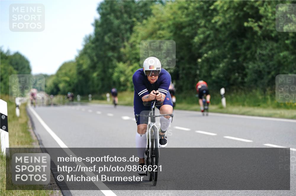 21.06.2026 - Viking Triathlon Michael Burmester http://msf.ph/oto/9866621 21.06.2026 12:11:23 Radfahren 76, 77, 87, 111, 114, 141, 154, 186, 272, 291, 355, 356, 413, 433, 464, 552, 567, 579, 627, 655 meine-sportfotos.de