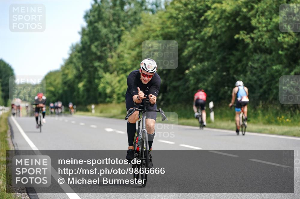 21.06.2026 - Viking Triathlon Michael Burmester http://msf.ph/oto/9866666 21.06.2026 12:12:08 Radfahren 174, 241, 302, 385, 434, 462, 502, 512 meine-sportfotos.de