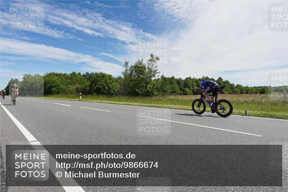 21.06.2026 - Viking Triathlon Michael Burmester http://msf.ph/oto/9866674 21.06.2026 11:31:33 Radfahren 14, 62, 93, 109, 145, 180, 202, 302, 325, 379, 383, 446, 454, 461, 482, 500, 528, 614 meine-sportfotos.de