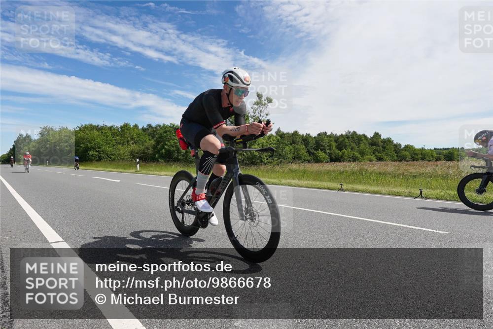 21.06.2026 - Viking Triathlon Michael Burmester http://msf.ph/oto/9866678 21.06.2026 11:31:36 Radfahren 14, 80, 88, 93, 109, 145, 180, 195, 202, 302, 325, 379, 383, 446, 454, 461, 482, 500, 528, 614 meine-sportfotos.de