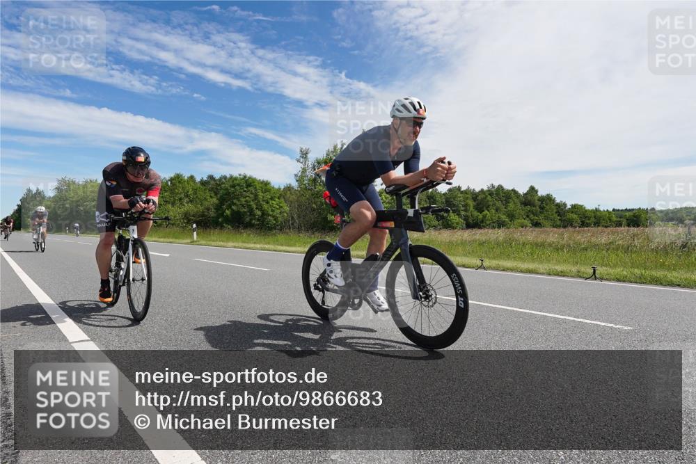 21.06.2026 - Viking Triathlon Michael Burmester http://msf.ph/oto/9866683 21.06.2026 11:31:41 Radfahren 14, 80, 88, 93, 109, 145, 180, 195, 202, 206, 302, 325, 379, 379, 383, 446, 454, 461, 482, 500, 528, 614 meine-sportfotos.de