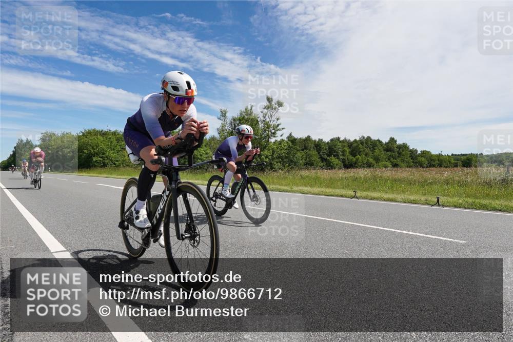 21.06.2026 - Viking Triathlon Michael Burmester http://msf.ph/oto/9866712 21.06.2026 11:32:28 Radfahren 22, 114, 153, 168, 193, 351, 400, 447, 511, 530, 627, 666 meine-sportfotos.de