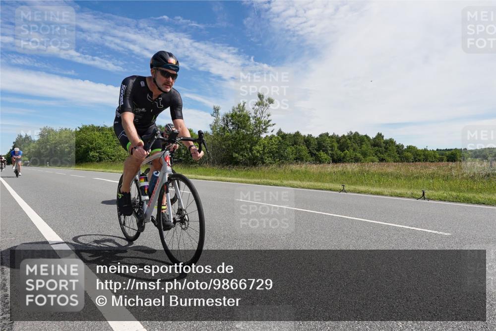 21.06.2026 - Viking Triathlon Michael Burmester http://msf.ph/oto/9866729 21.06.2026 11:32:45 Radfahren 33, 71, 114, 151, 233, 248, 392, 398, 414, 415, 447, 550, 627, 627, 636, 637, 641, 666 meine-sportfotos.de